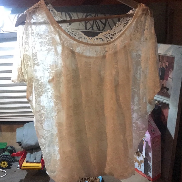 2 for $25 💃🏻 Lace top - Picture 3 of 5